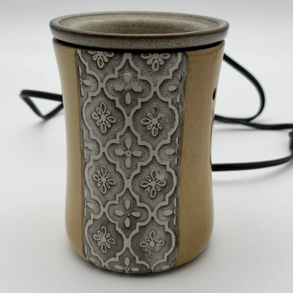 Scentsy‎ Moroccan Stencil Electric Wax Warmer Ceramic Tan Gray Quatrefoil Boho